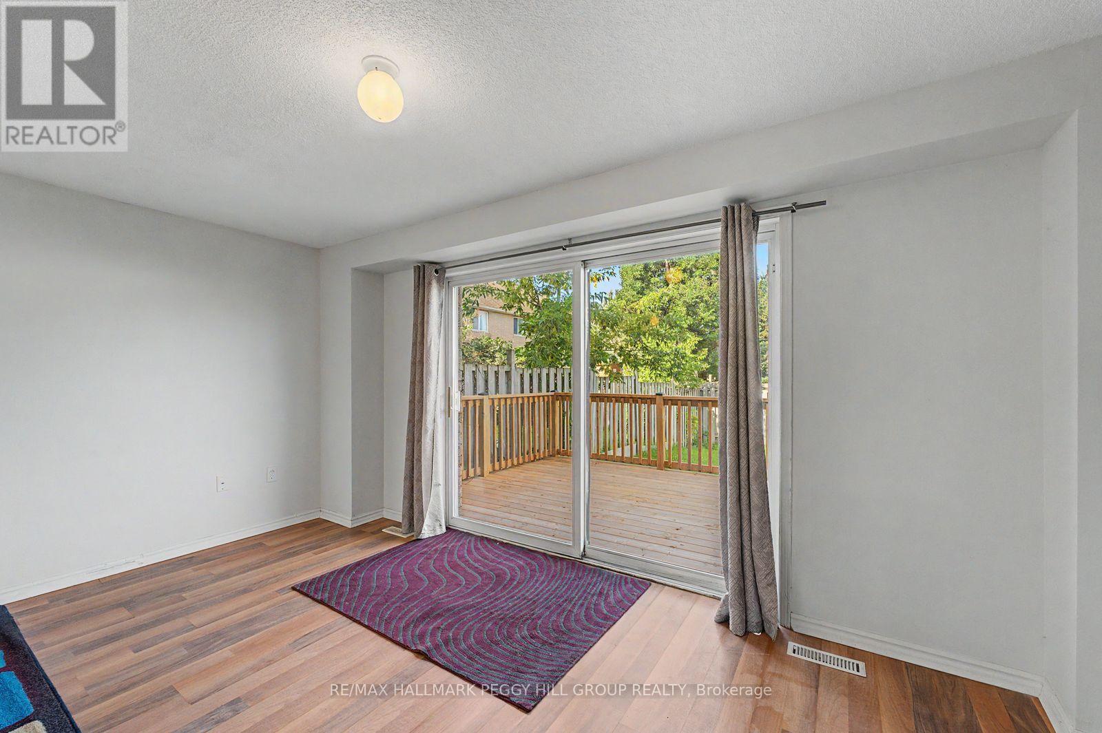8 Epsom Road, Barrie, Ontario  L4M 6R7 - Photo 5 - S13759904