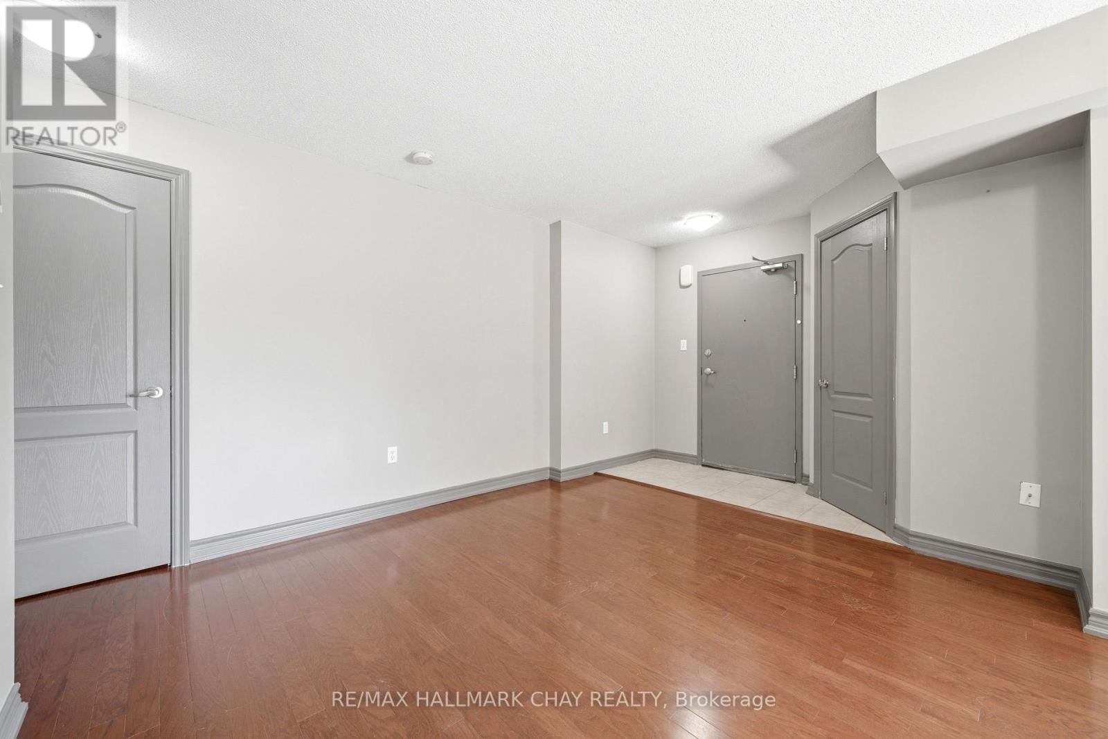 1 - 408 Veterans Drive, Barrie, Ontario  L4N 9G9 - Photo 8 - S13759910