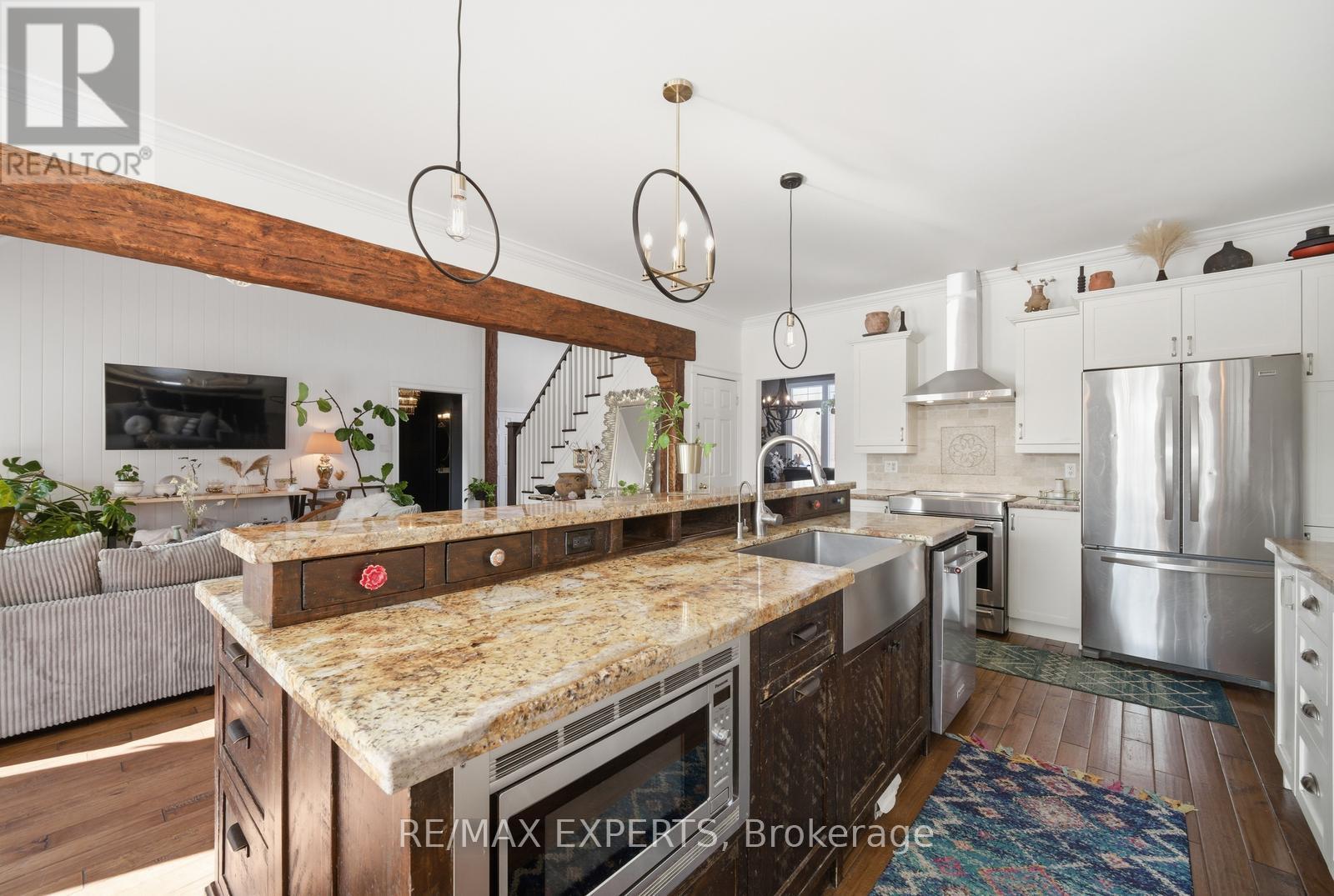 11 Basswood Circle, Oro-Medonte, Ontario  L0L 2L0 - Photo 17 - S13759916