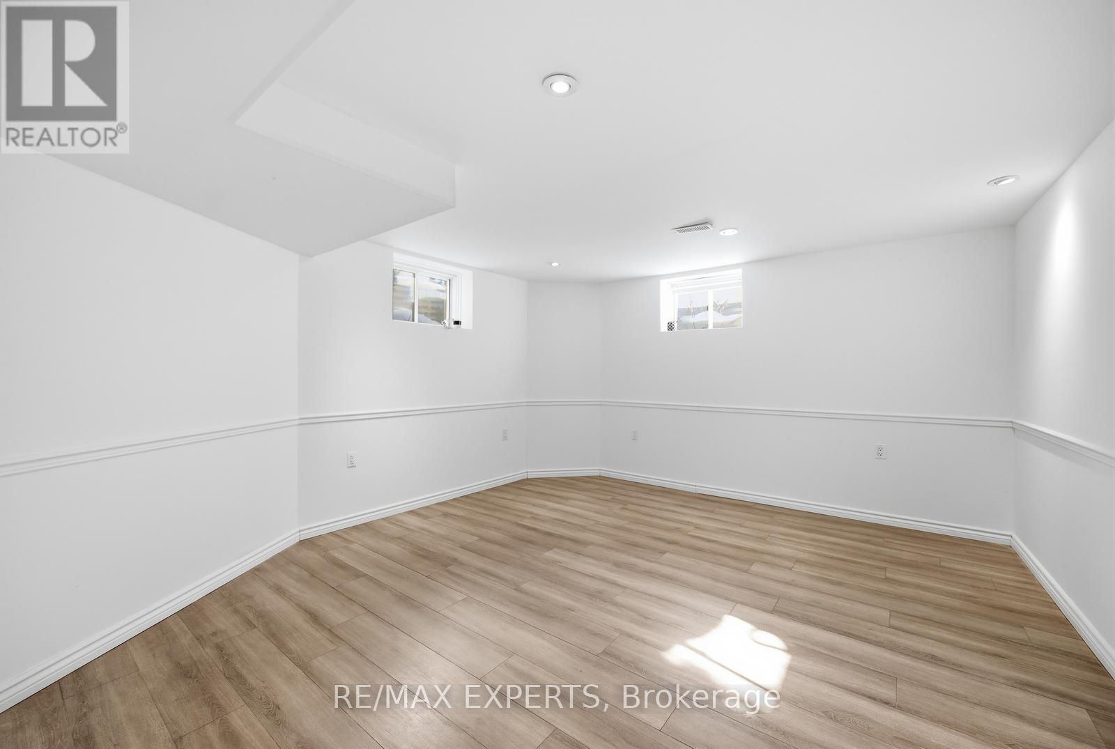11 Basswood Circle, Oro-Medonte, Ontario  L0L 2L0 - Photo 37 - S13759916