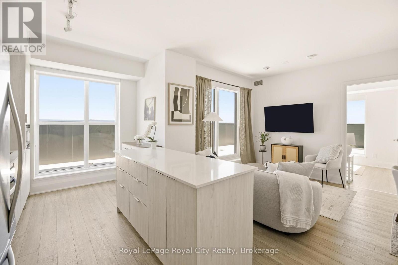 604 - 3071 TRAFALGAR ROAD, Oakville, Ontario