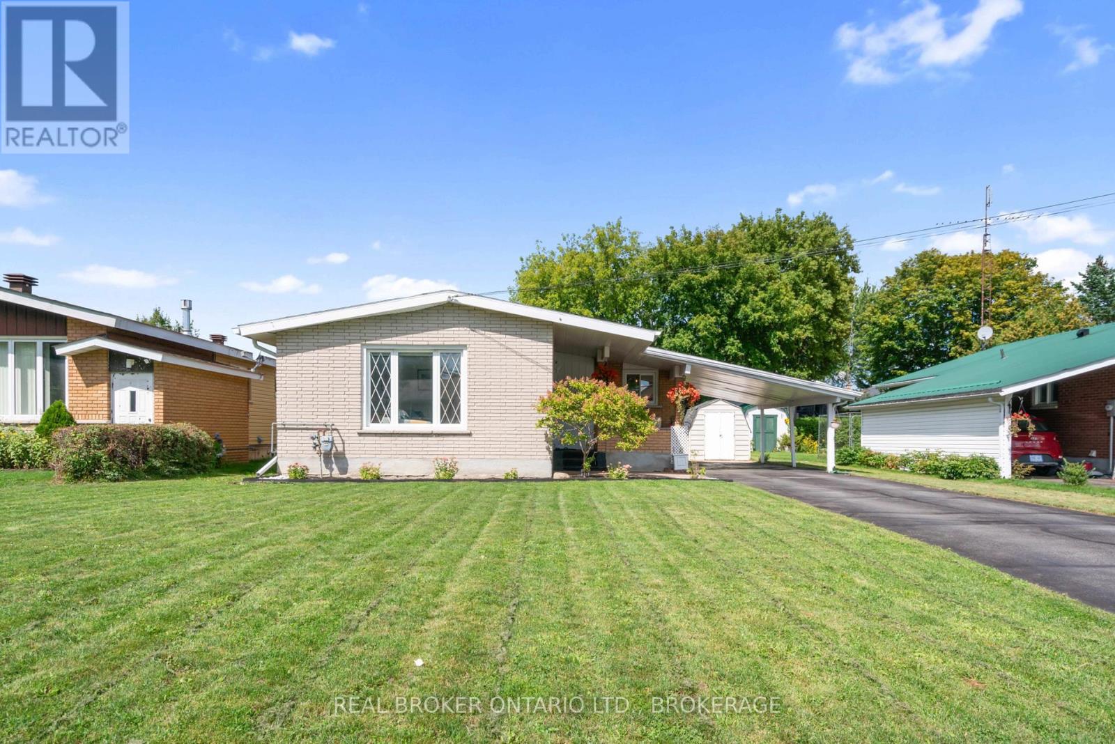 121 St. George Street W, North Glengarry, Ontario  K0C 1A0 - Photo 2 - X13759590
