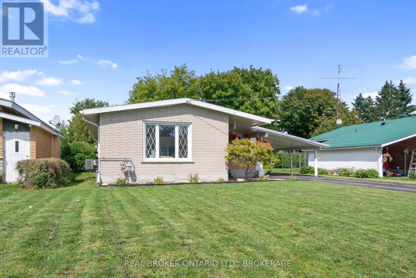 121 St. George Street W, North Glengarry, Ontario  K0C 1A0 - Photo 3 - X13759590