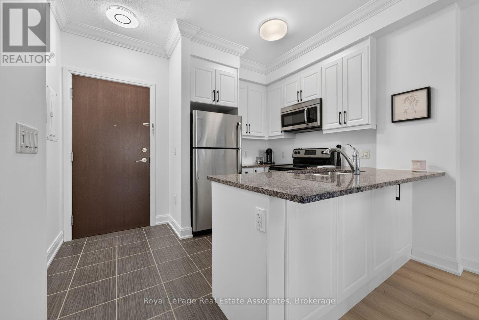 214 - 216 Oak Park Boulevard, Oakville, Ontario  L6H 7S8 - Photo 4 - W13759714