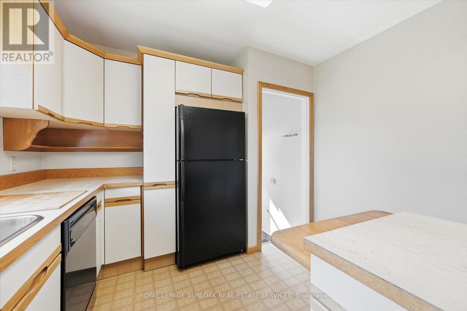 185 Euston Road, Burlington, Ontario  L7L 4V7 - Photo 12 - W13759788