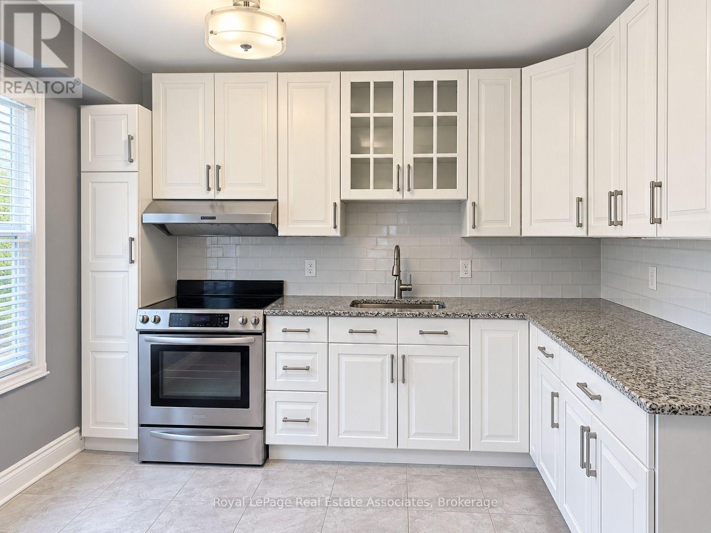 125 - 2440 Bromsgrove Road, Mississauga, Ontario  L5J 4J7 - Photo 3 - W13759854