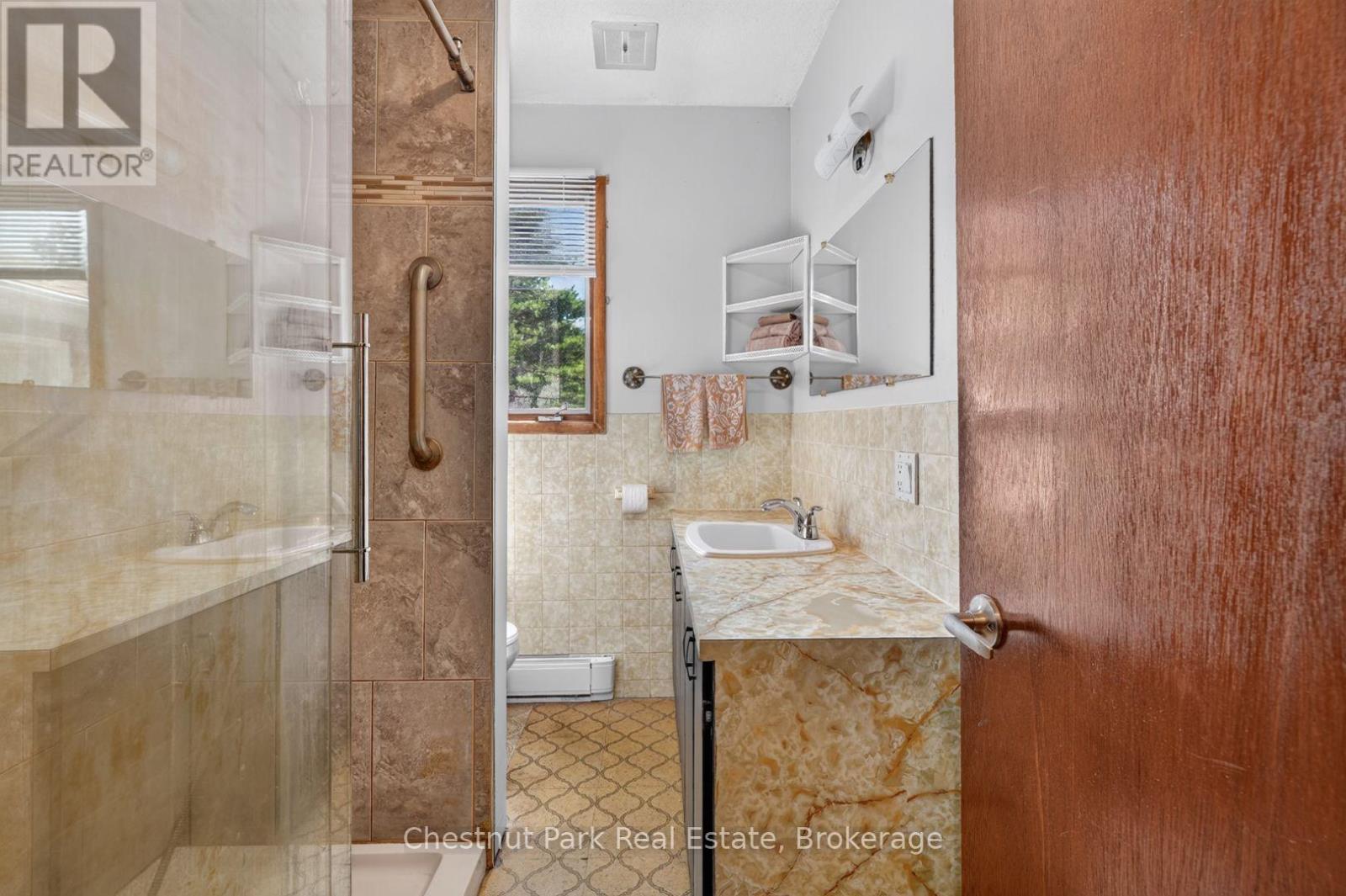 1304 11 Highway N, Gravenhurst, Ontario  P0E 1N0 - Photo 16 - X13759504