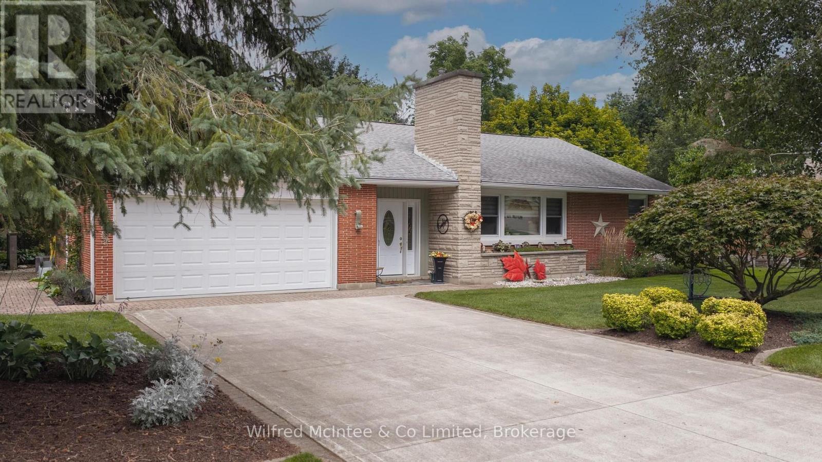 31 JOHNSTONE BOULEVARD, Brockton, Ontario