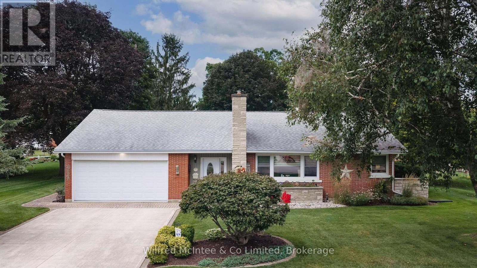 31 Johnstone Boulevard, Brockton, Ontario  N0G 2V0 - Photo 14 - X13759682