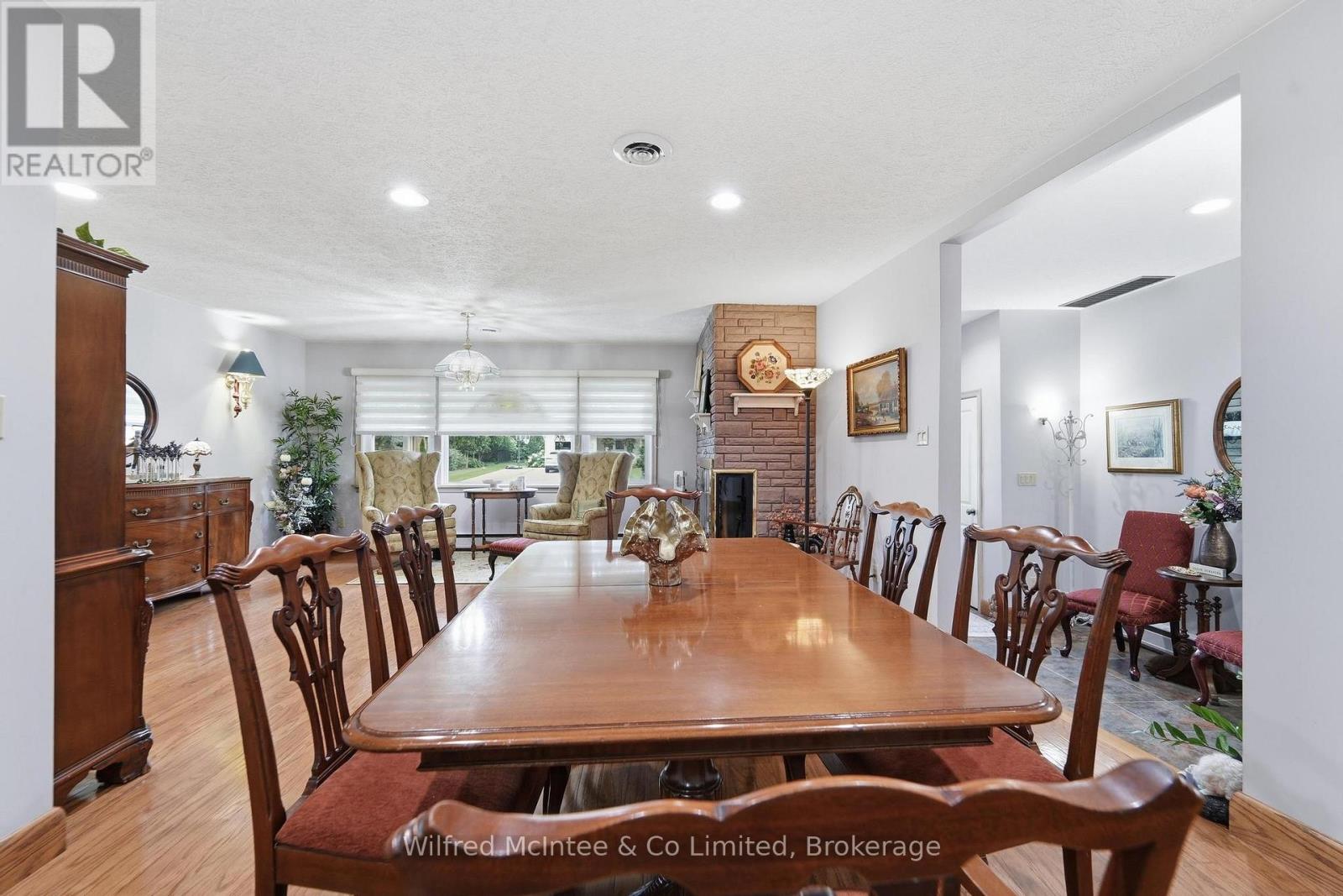 31 Johnstone Boulevard, Brockton, Ontario  N0G 2V0 - Photo 42 - X13759682