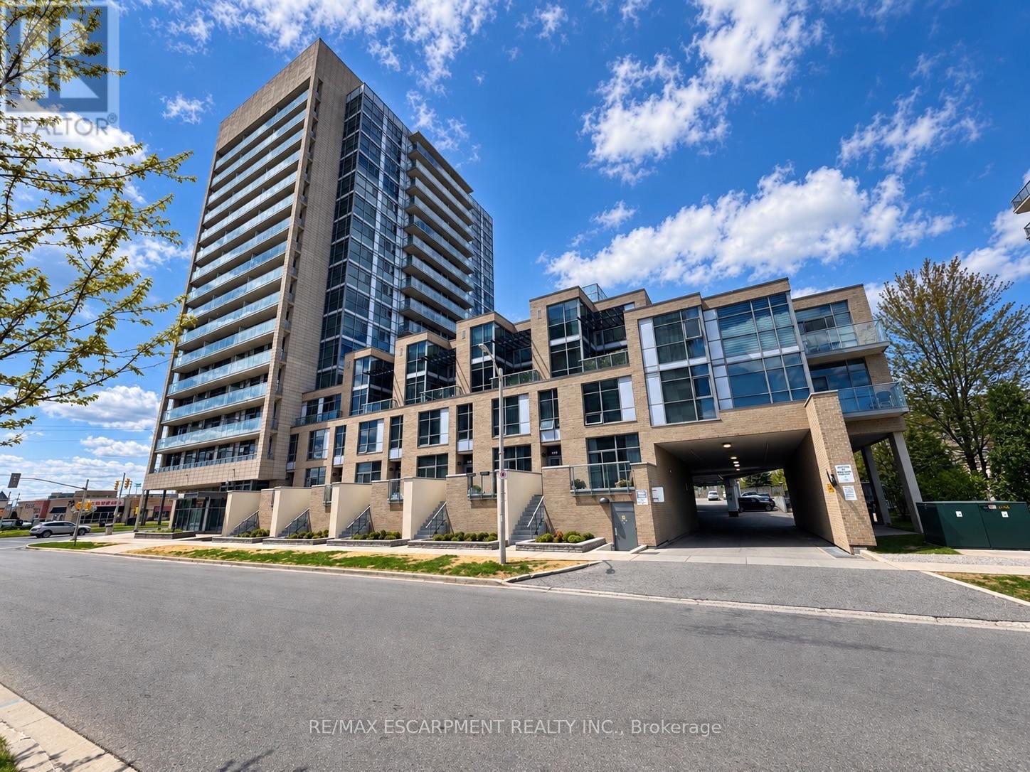809 - 1940 IRONSTONE DRIVE, Burlington, Ontario