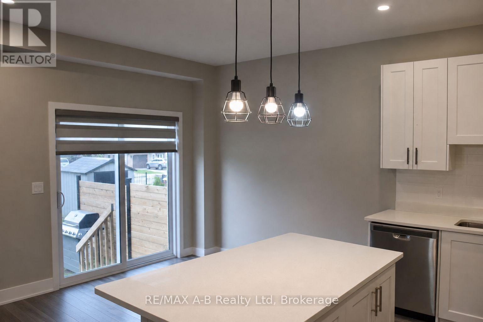 192 Hooper Street, St. Marys, Ontario  N4X 0C1 - Photo 6 - X13759740