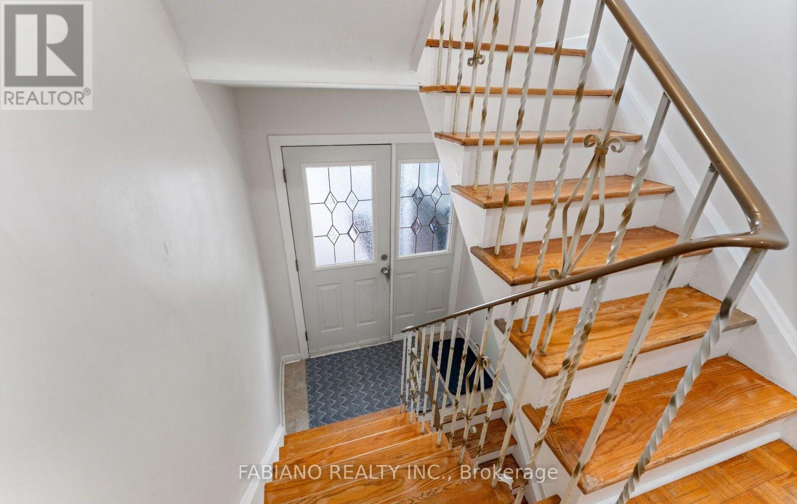 549 Gladstone Avenue, Toronto, Ontario  M6H 3J3 - Photo 3 - W13759914