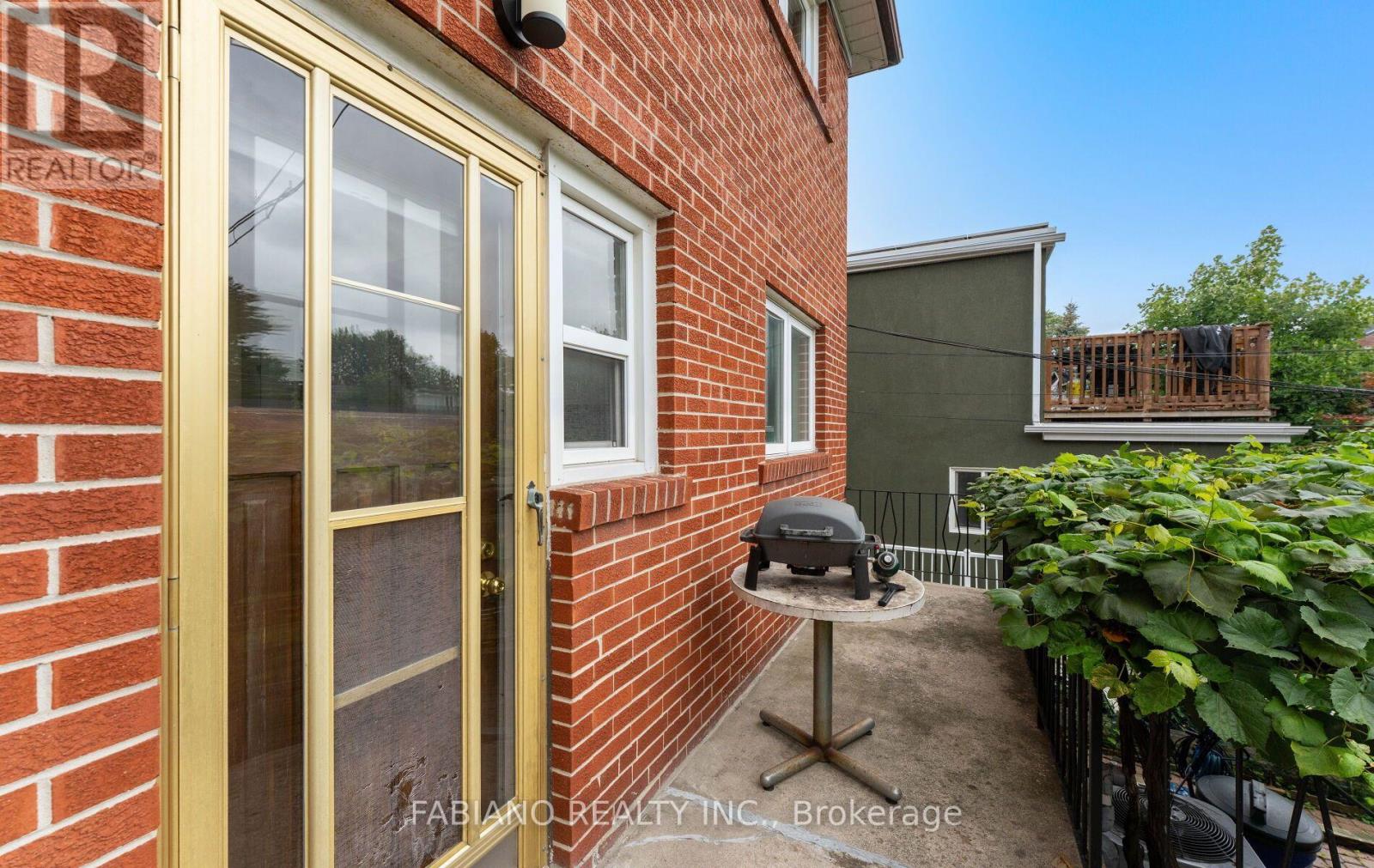 549 Gladstone Avenue, Toronto, Ontario  M6H 3J3 - Photo 43 - W13759914