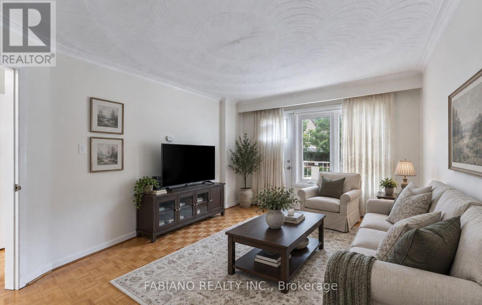 549 Gladstone Avenue, Toronto, Ontario  M6H 3J3 - Photo 5 - W13759914