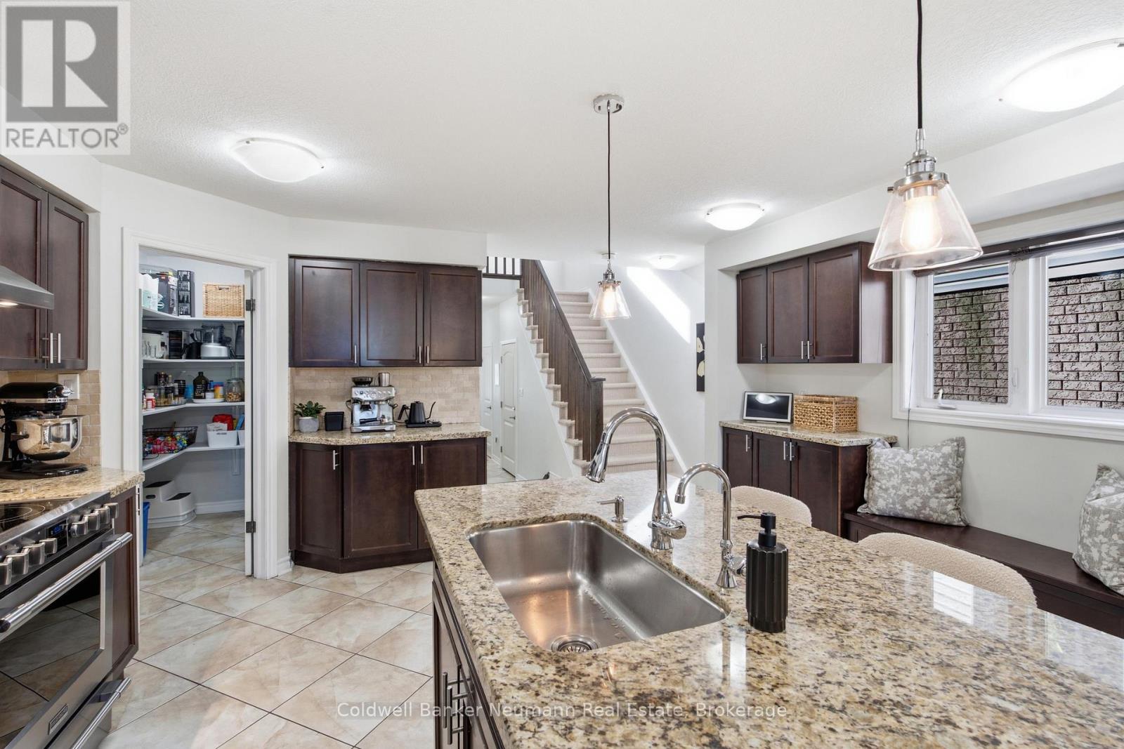 186 Goodwin Drive, Guelph, Ontario  N1L 0C7 - Photo 6 - X13759888