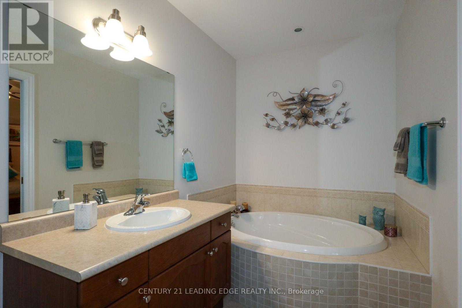 100 - 61 Village Crescent, Peterborough, Ontario K9J 0A9 - Photo 12 - X13759672