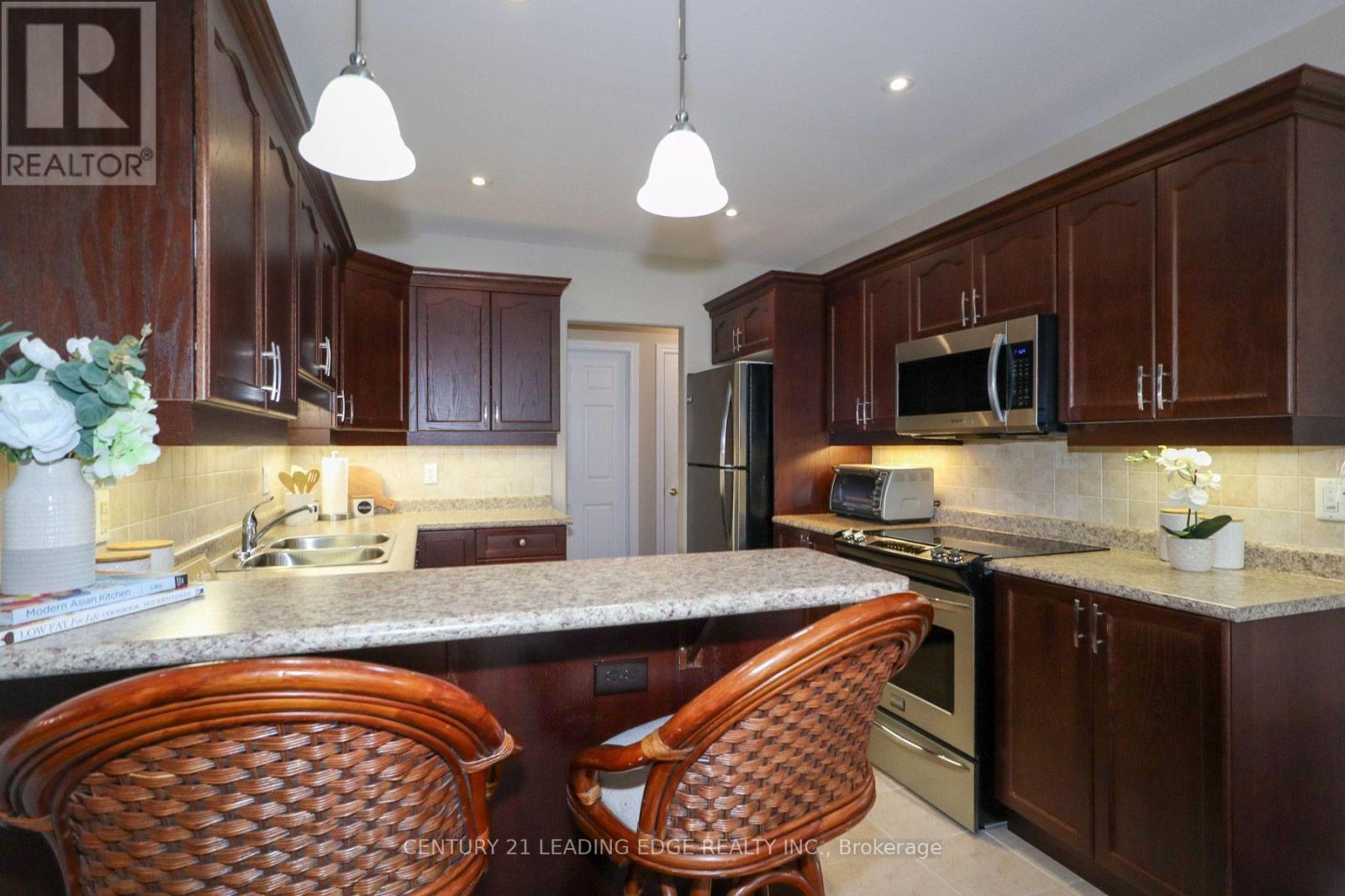 100 - 61 Village Crescent, Peterborough, Ontario K9J 0A9 - Photo 4 - X13759672