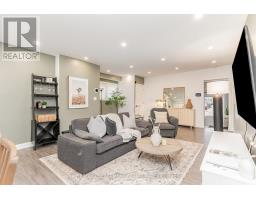 4 ROBINS AVENUE, Hamilton, Ontario