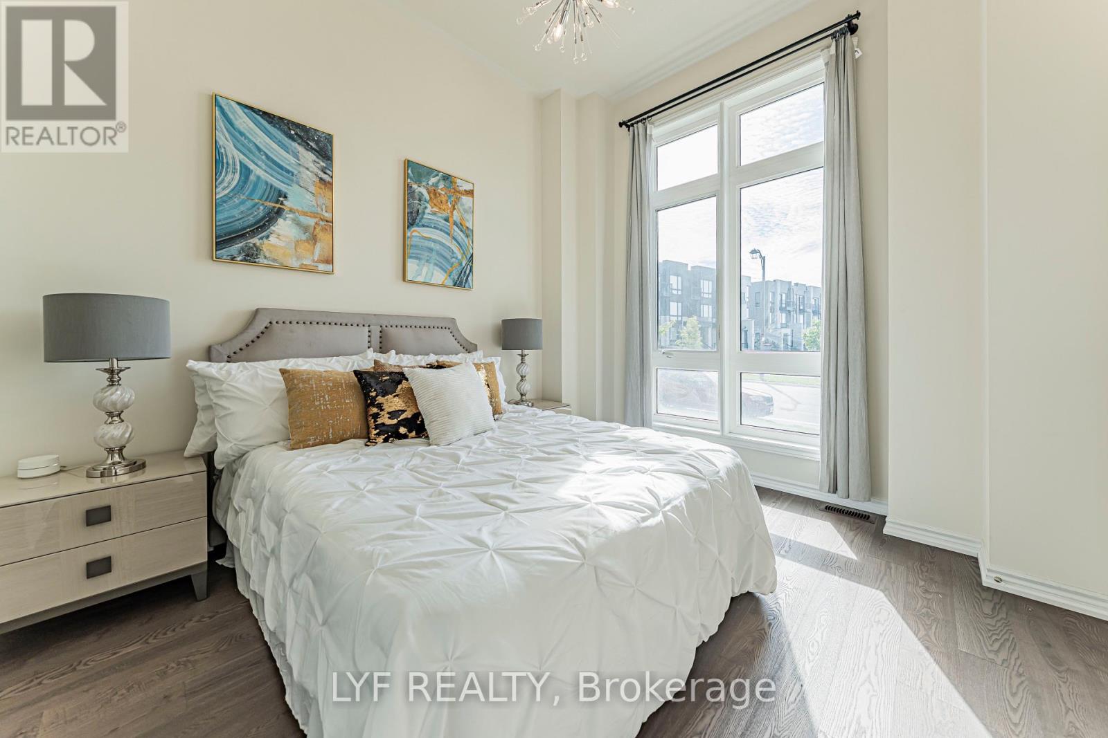 20 Lord Melborne Street, Markham, Ontario  L6C 0Z5 - Photo 8 - N13660366