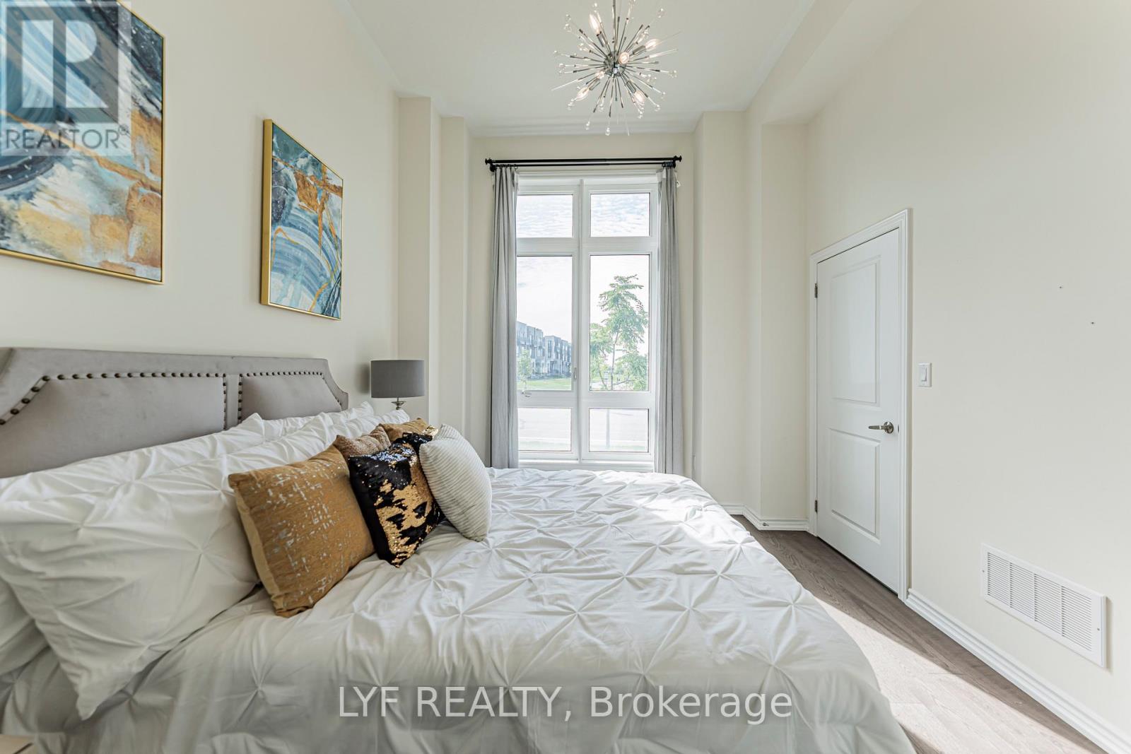 20 Lord Melborne Street, Markham, Ontario  L6C 0Z5 - Photo 9 - N13660366