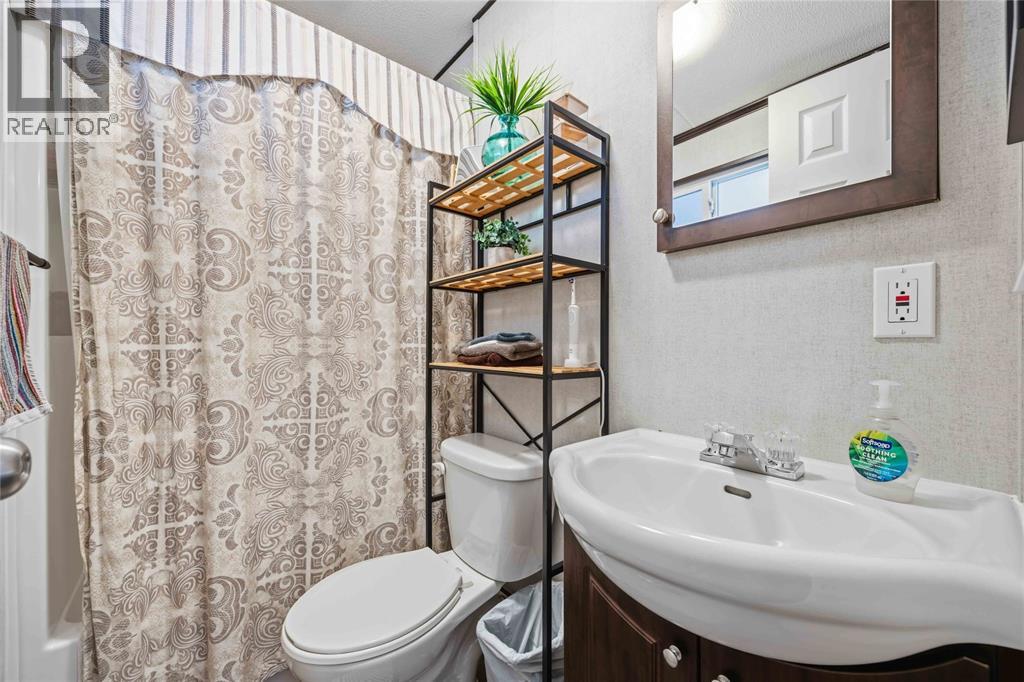 9338 W Ipperwash Road Unit# F70, Lambton Shores, Ontario  N0N 1J2 - Photo 29 - 26020360