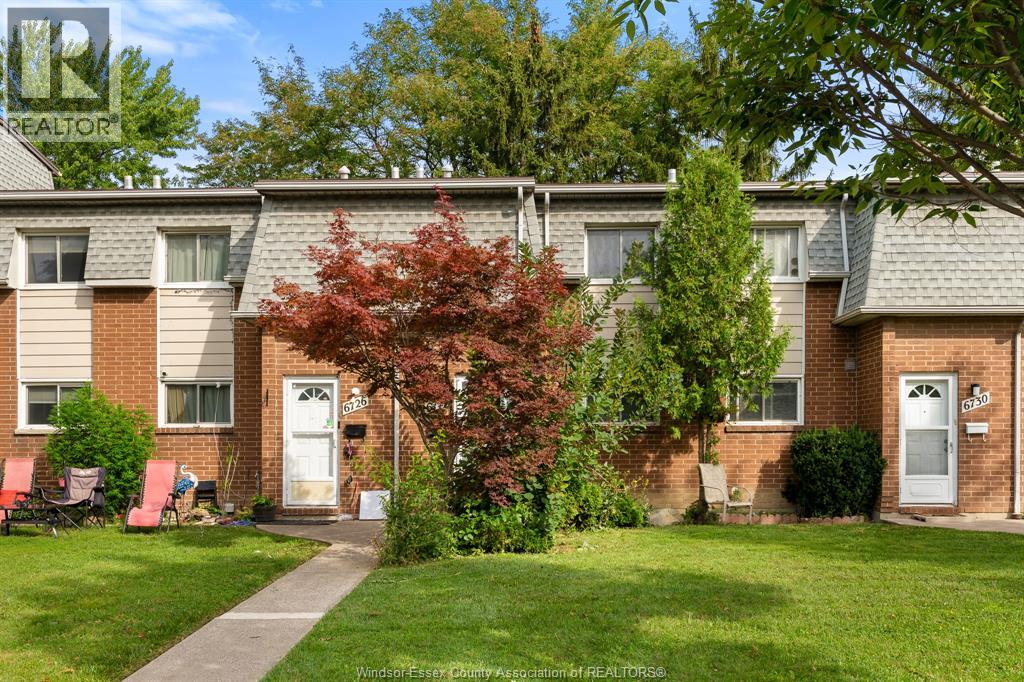MLS# 26022008: 6728 ROSE-VILLE GARDEN DRIVE Unit# 15, Windsor, Canada