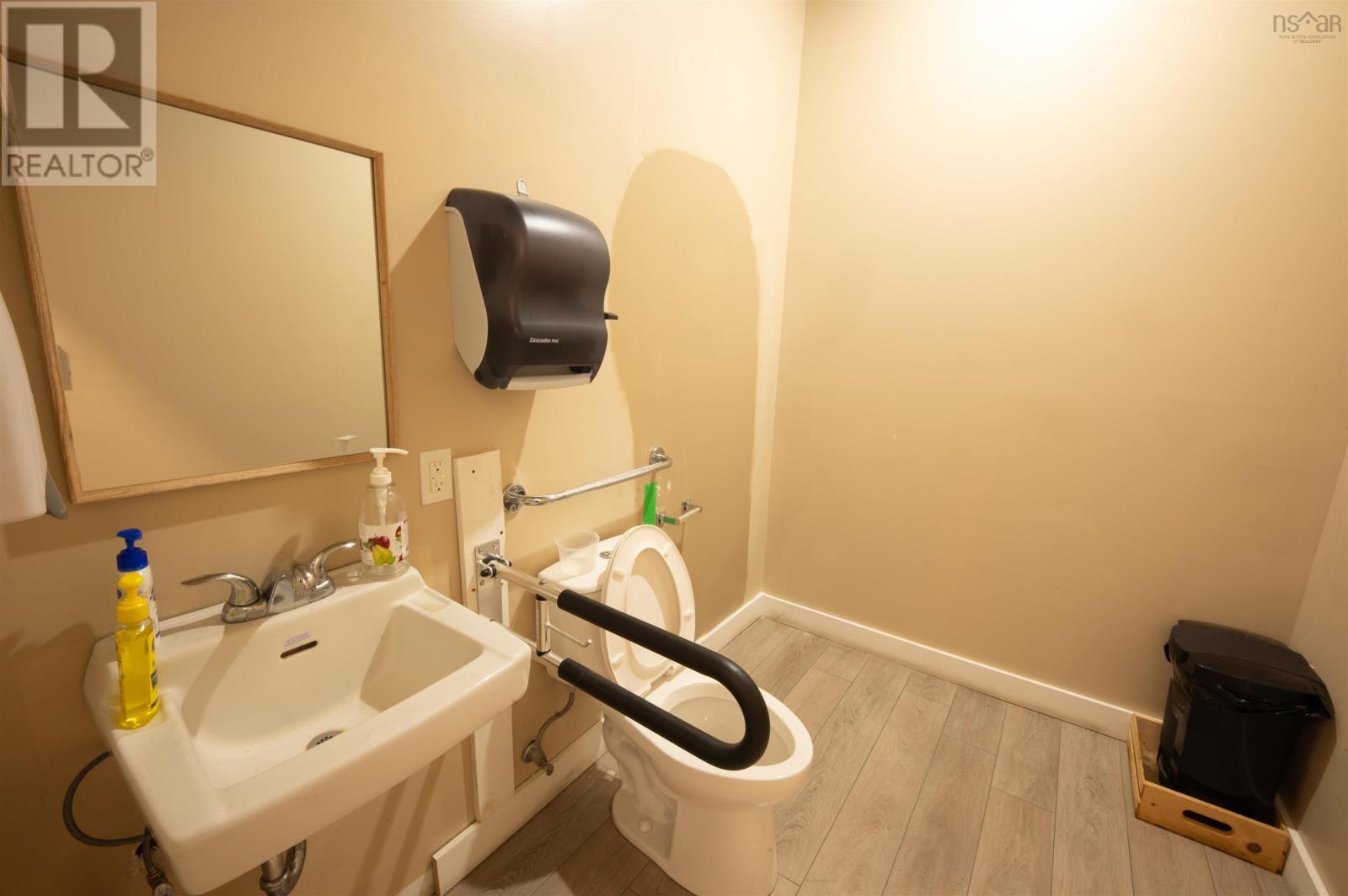 picture 16