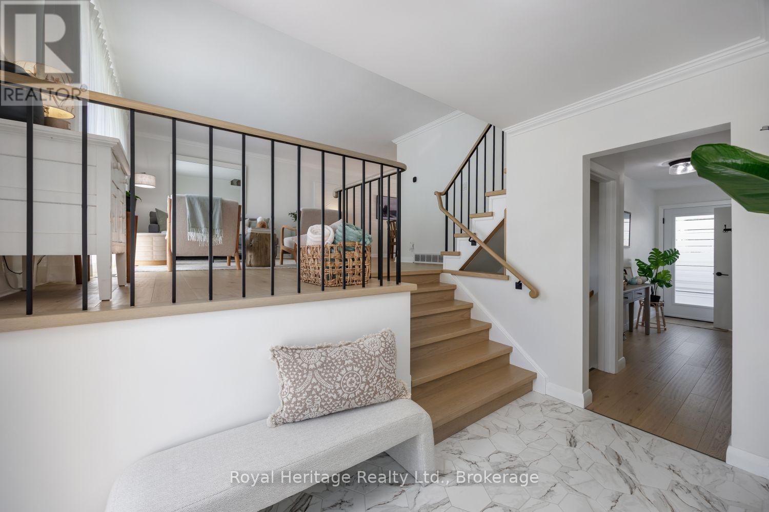 396 Jane Avenue, Oshawa, Ontario  L1J 3L4 - Photo 4 - E13759940