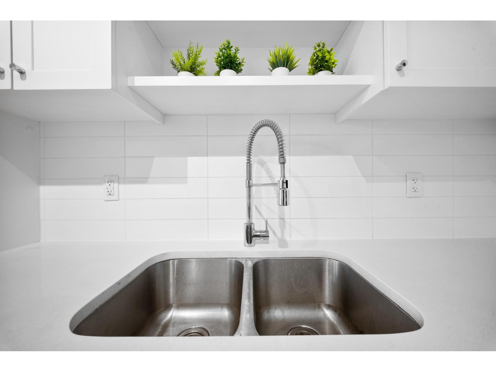 608 13623 81a Avenue, Surrey, British Columbia  V3W 3N7 - Photo 4 - R3161944