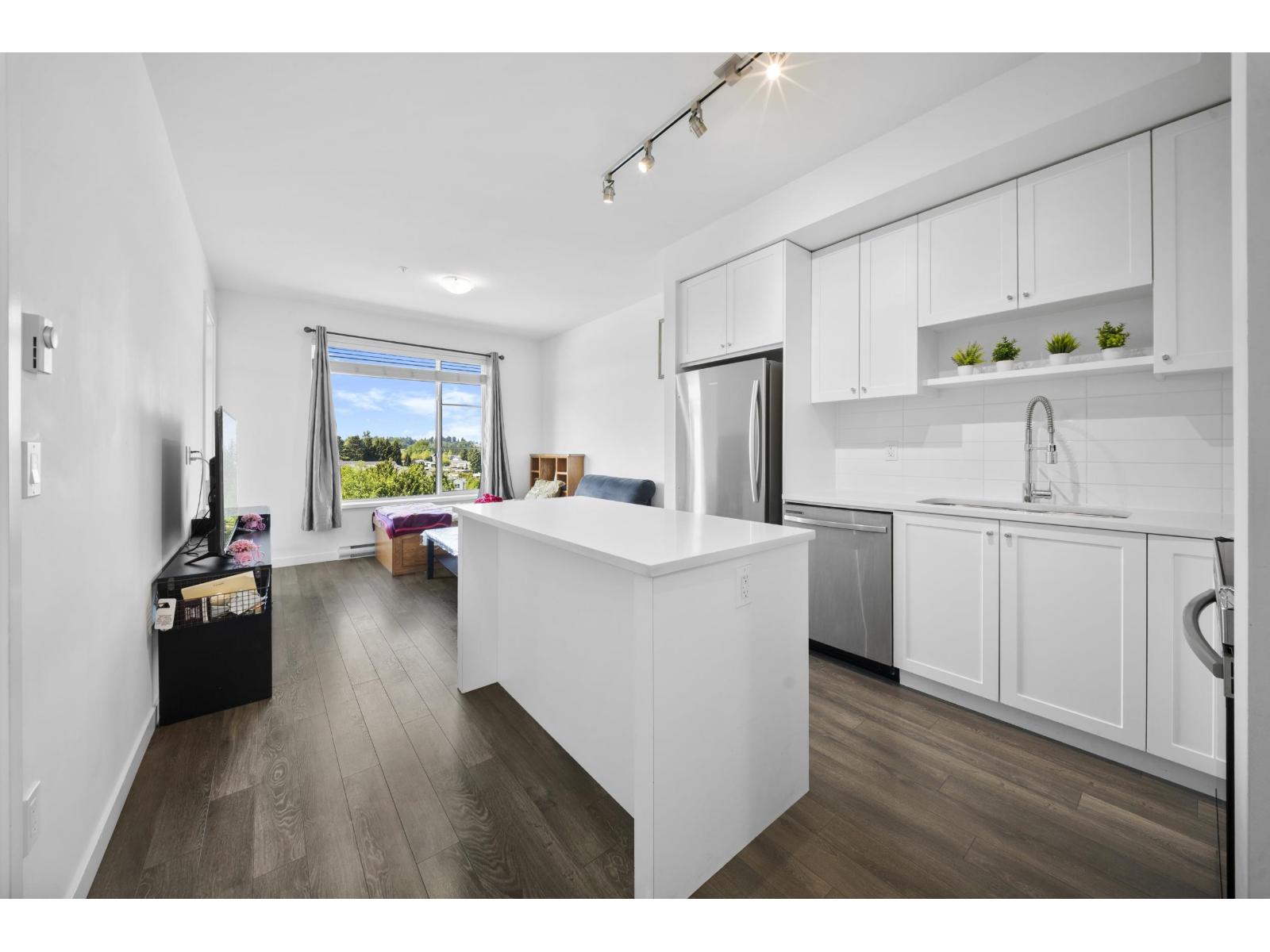 608 13623 81a Avenue, Surrey, British Columbia  V3W 3N7 - Photo 2 - R3161944