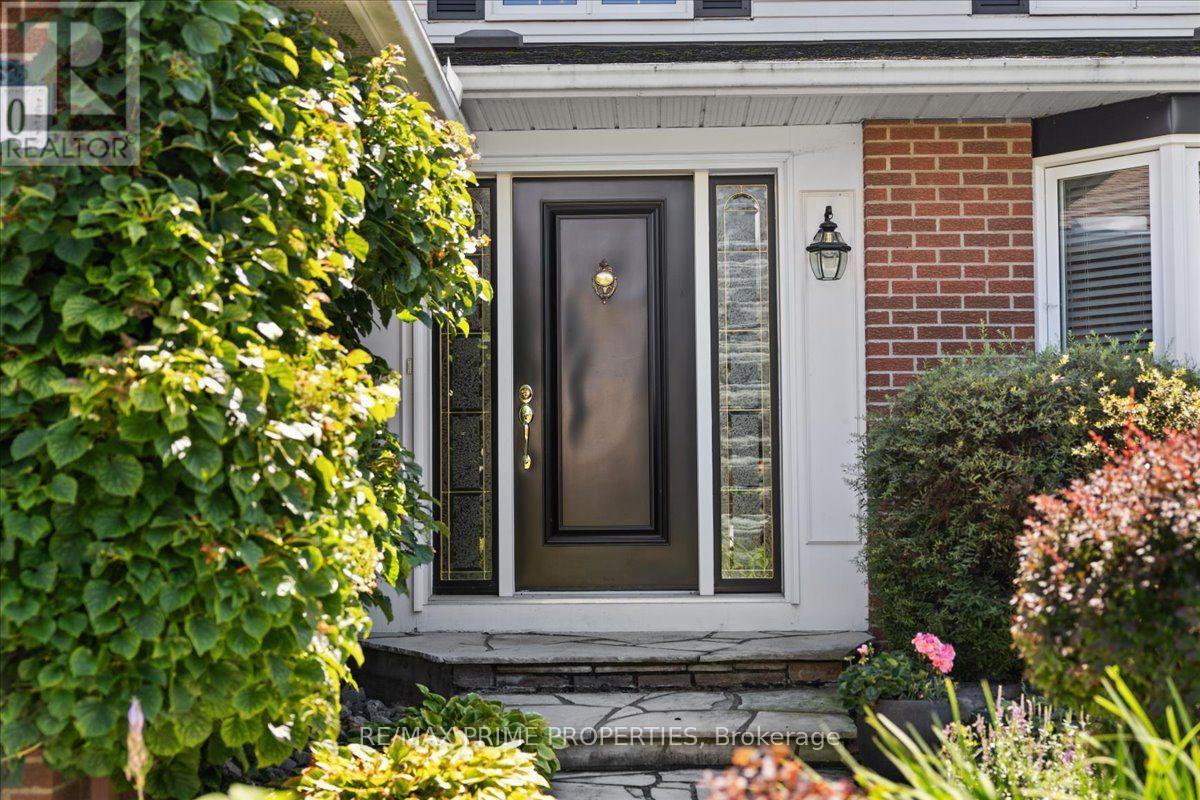 1020 Driftwood Crescent, Ottawa, Ontario  K1C 2P1 - Photo 2 - X13760018