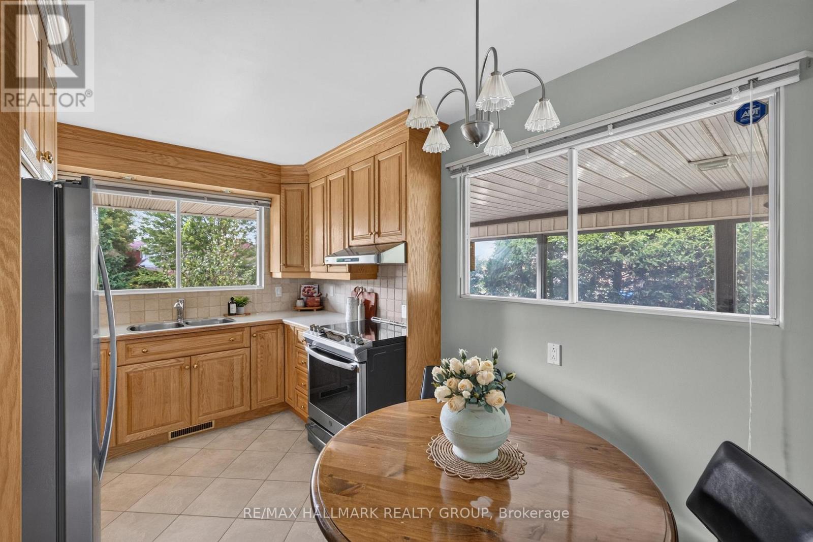 811 Iroquois Road, Ottawa, Ontario  K2A 3N3 - Photo 12 - X13760050