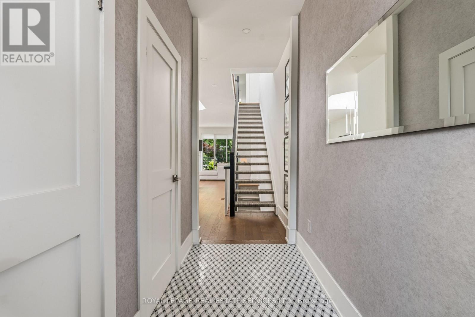 7 Bowman Street, Toronto, Ontario M4X 1V1 - Photo 3 - C13760076