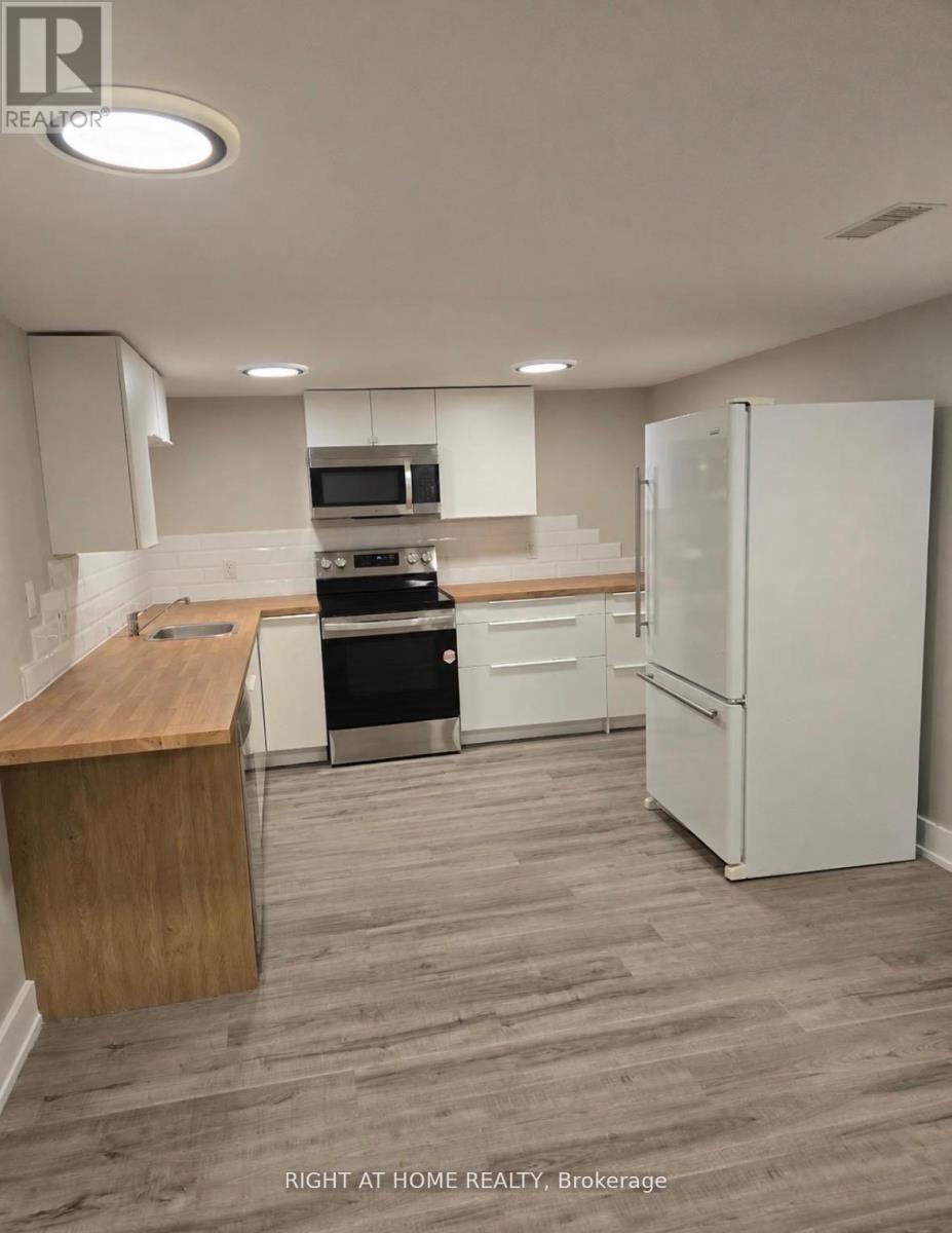 869 Grenoble Boulevard E, Pickering, Ontario  L1W 1T7 - Photo 6 - E13759998