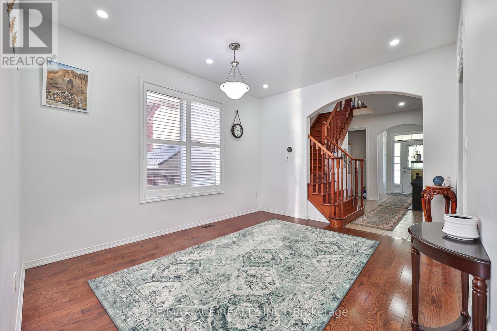 1819 Misthollow Drive, Pickering, Ontario  L1X 0A7 - Photo 5 - E13760022