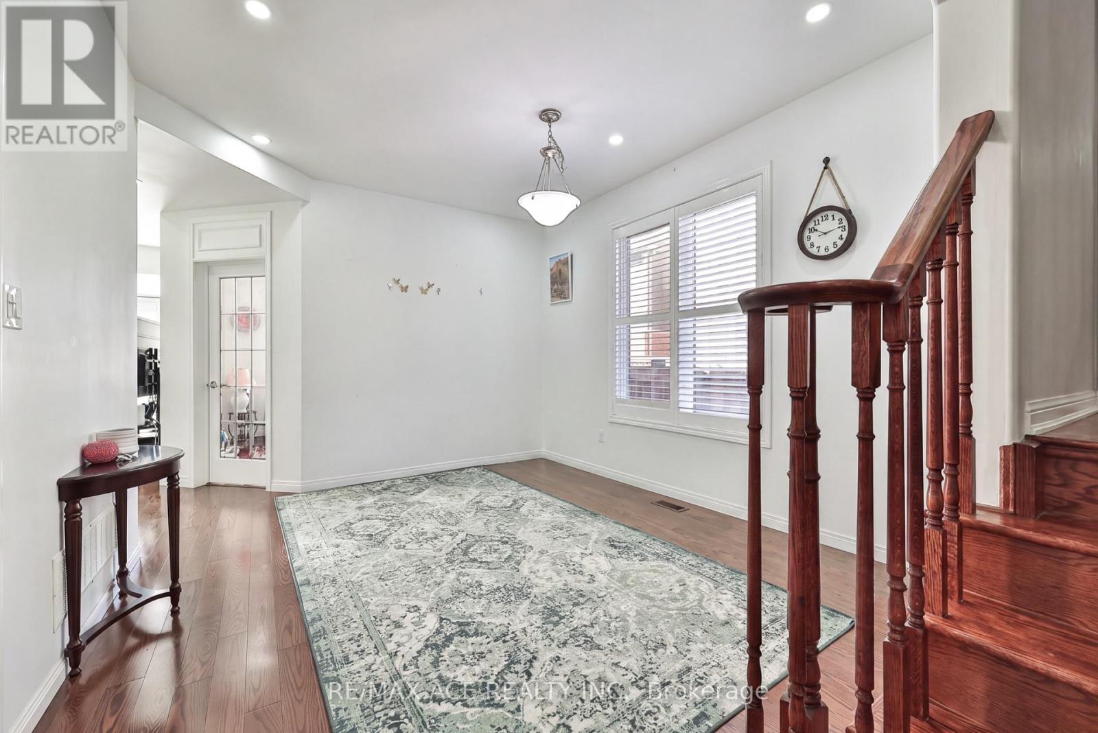 1819 Misthollow Drive, Pickering, Ontario  L1X 0A7 - Photo 6 - E13760022