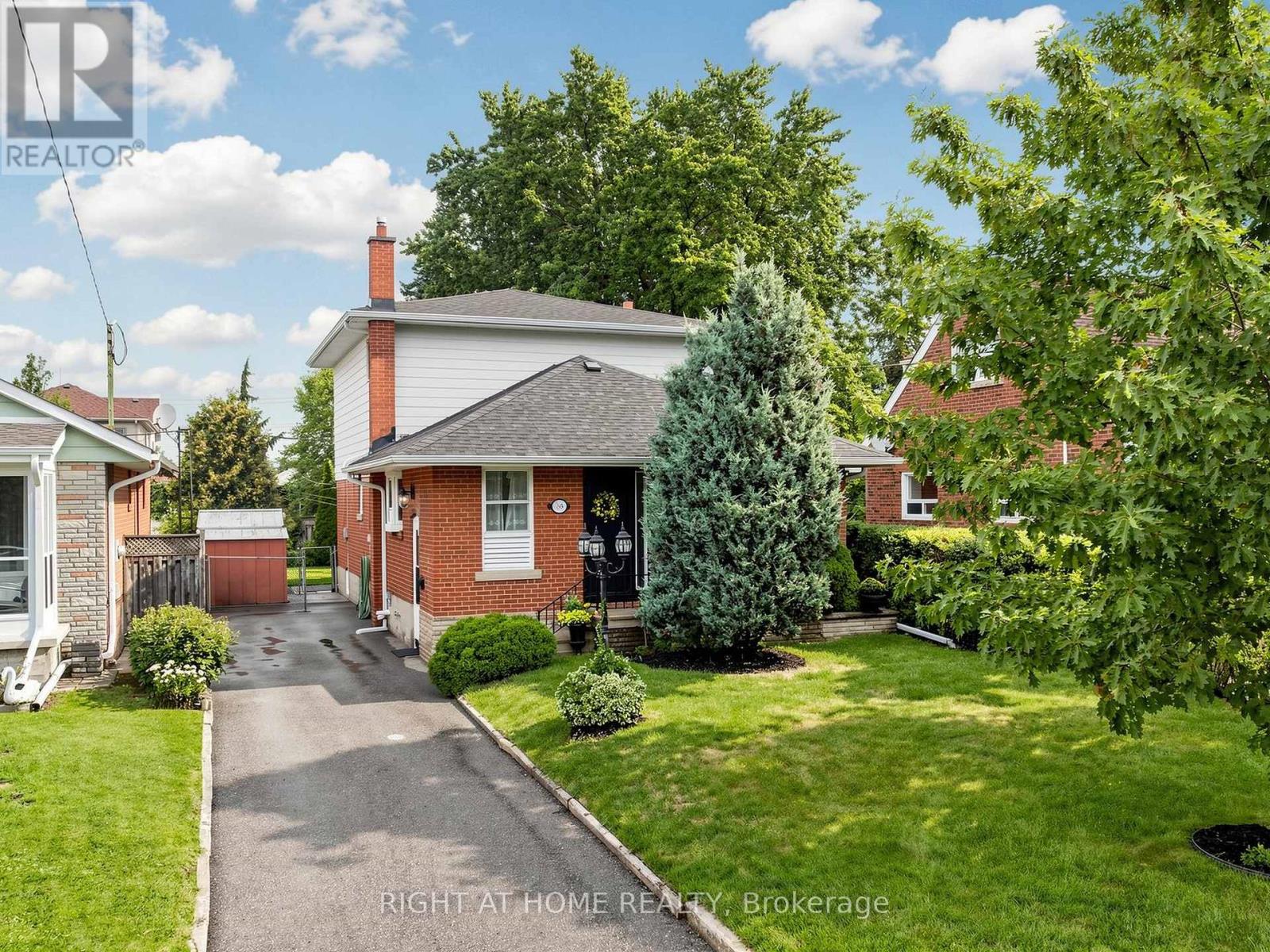 36 Joanna Drive E, Toronto, Ontario M1R 4J1 - Photo 2 - E13760054