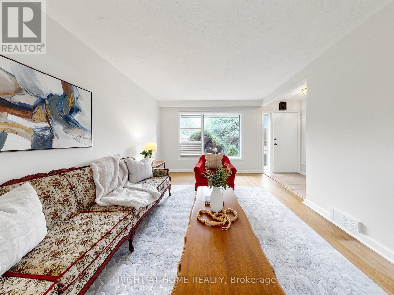 36 Joanna Drive E, Toronto, Ontario M1R 4J1 - Photo 4 - E13760054