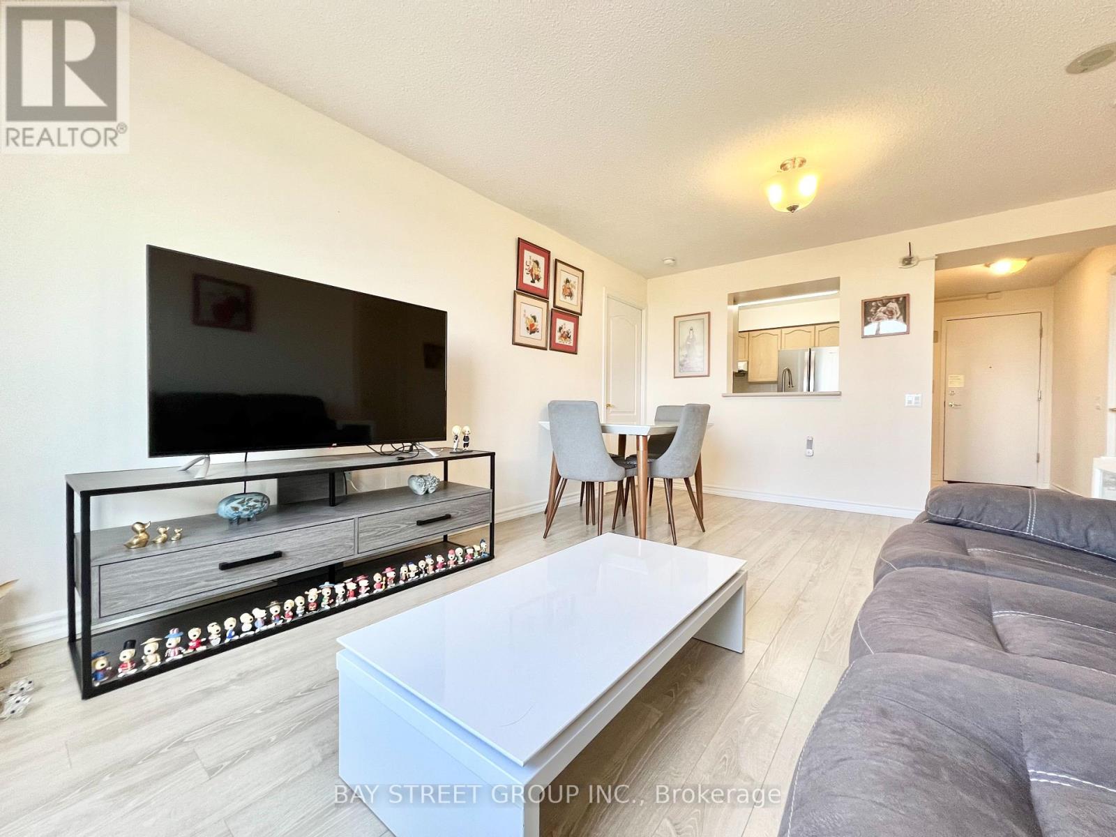 1102 - 3088 Kennedy Road, Toronto, Ontario  M1V 5M4 - Photo 14 - E13760064