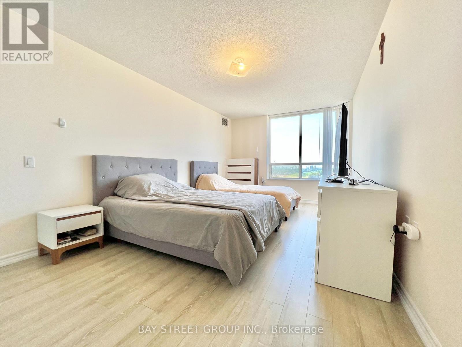 1102 - 3088 Kennedy Road, Toronto, Ontario  M1V 5M4 - Photo 18 - E13760064