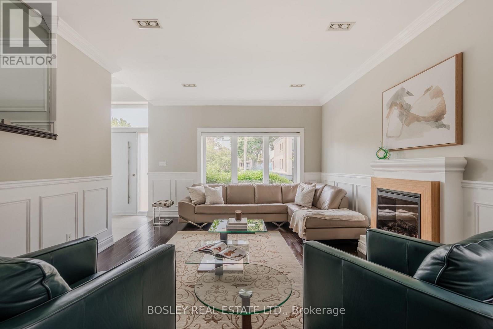 1599 Woodbine Heights Boulevard, Toronto, Ontario M4B 3A3 - Photo 8 - E13760142