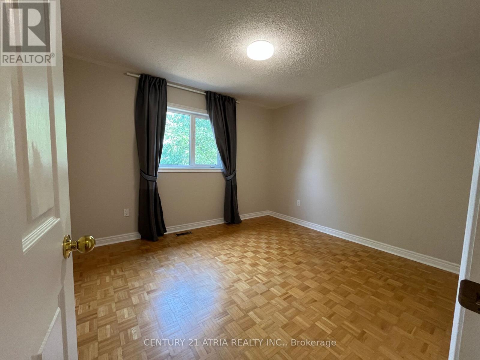69 Loredana Court, Richmond Hill (Langstaff), Ontario  L4C 0P2 - Photo 10 - N13760046