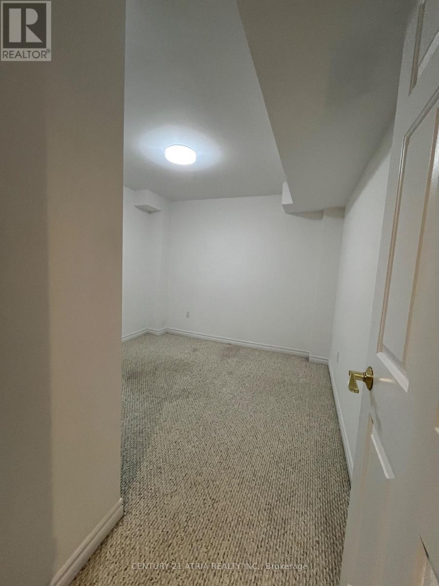 69 Loredana Court, Richmond Hill (Langstaff), Ontario  L4C 0P2 - Photo 15 - N13760046