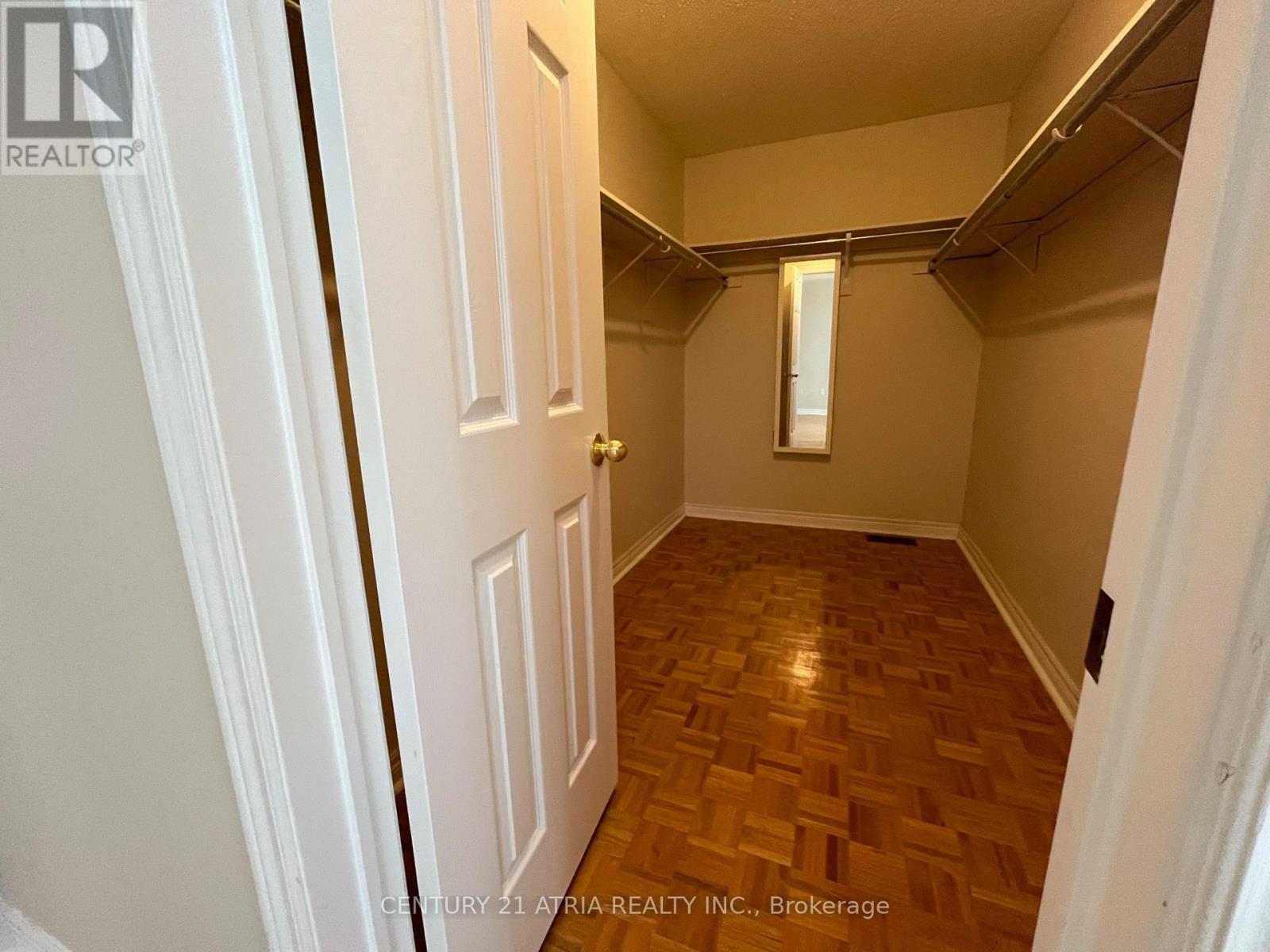 69 Loredana Court, Richmond Hill (Langstaff), Ontario  L4C 0P2 - Photo 7 - N13760046
