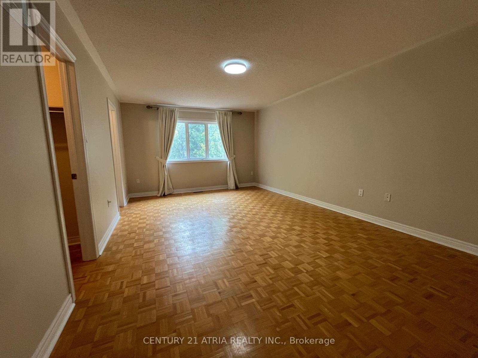 69 Loredana Court, Richmond Hill (Langstaff), Ontario  L4C 0P2 - Photo 8 - N13760046