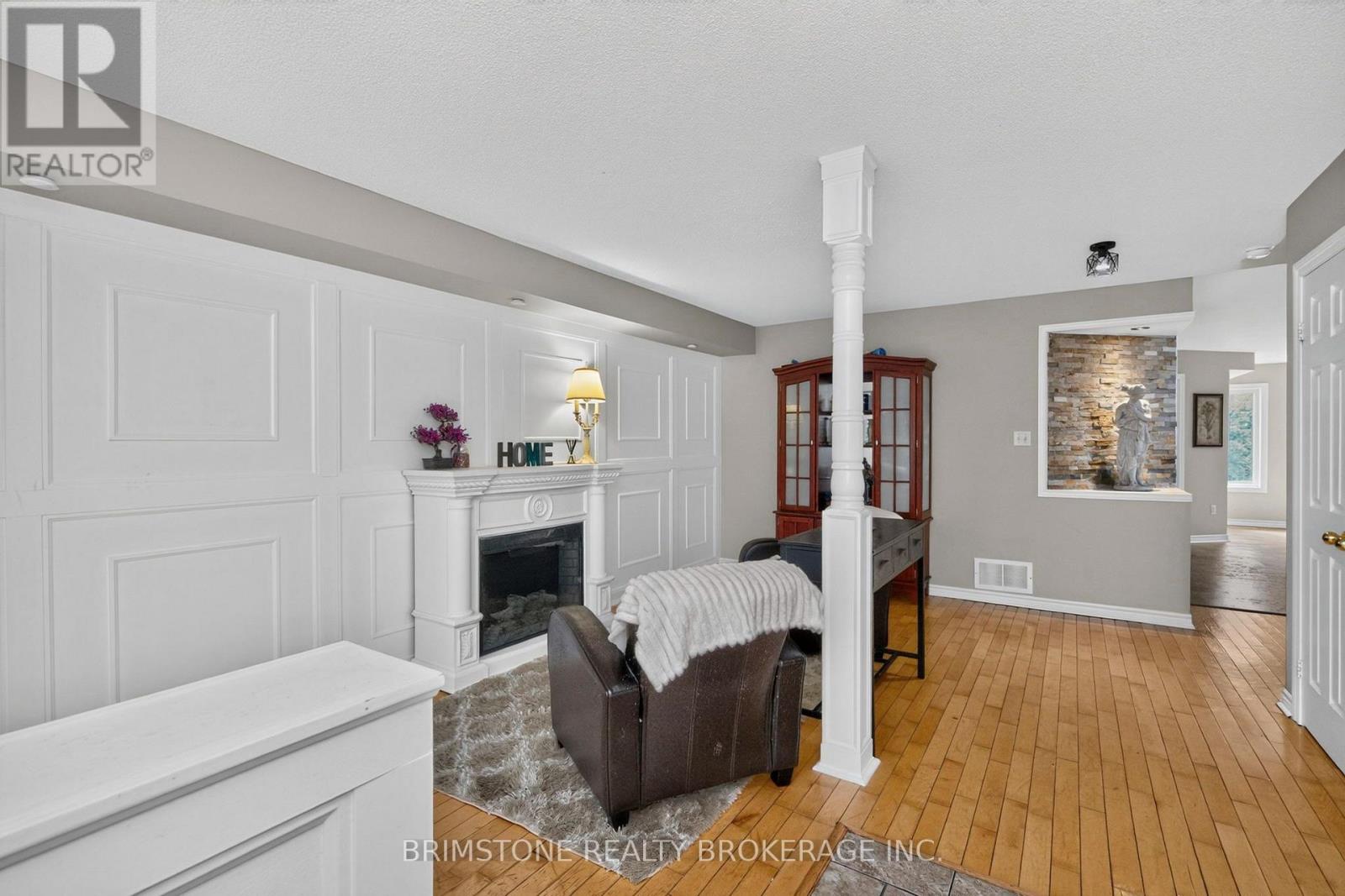 24 Stoneybrook Crescent, Barrie, Ontario  L4N 0A6 - Photo 4 - S13759976