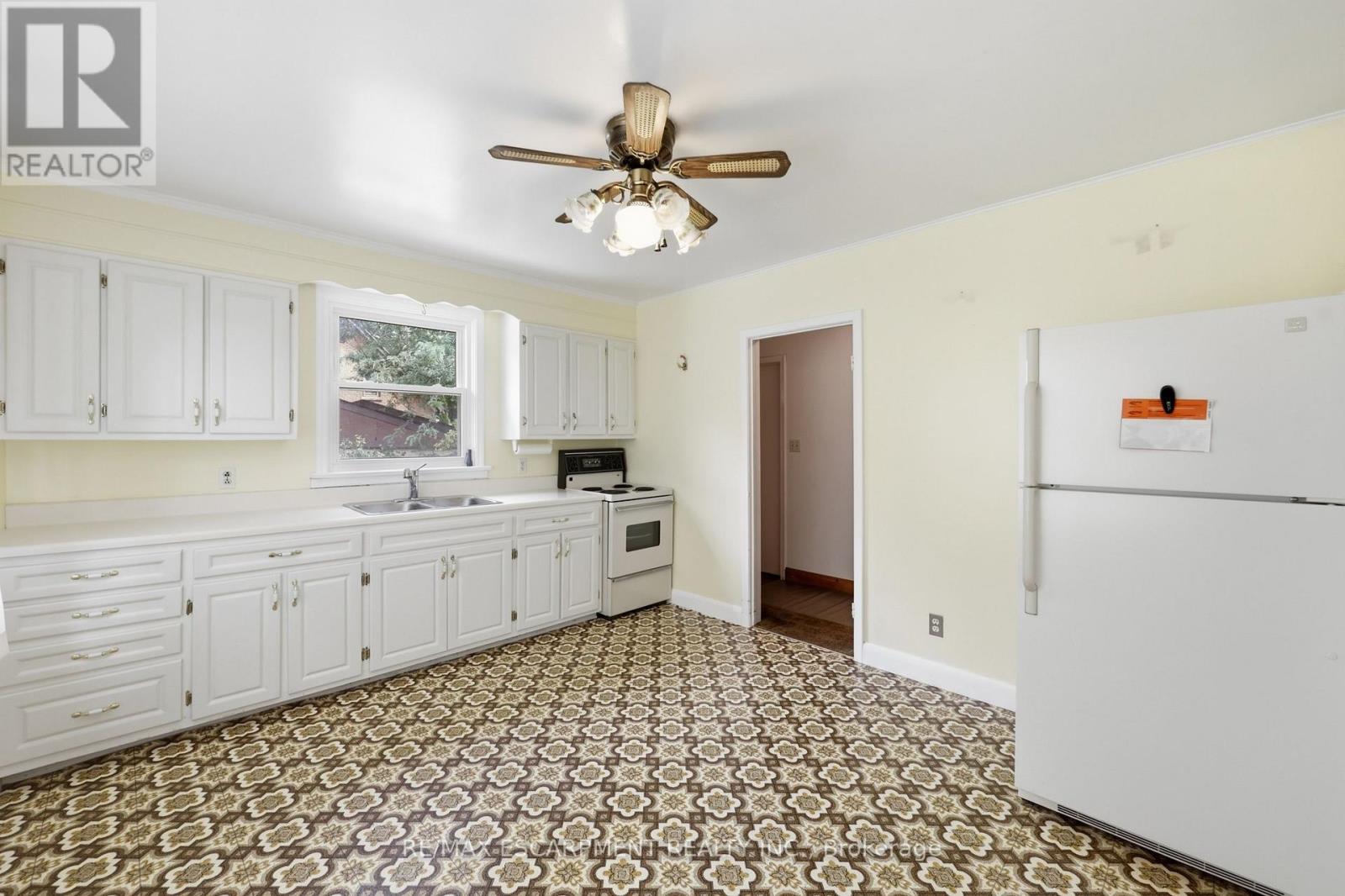 522 Enfield Road, Burlington, Ontario  L7T 2X8 - Photo 11 - W13759944