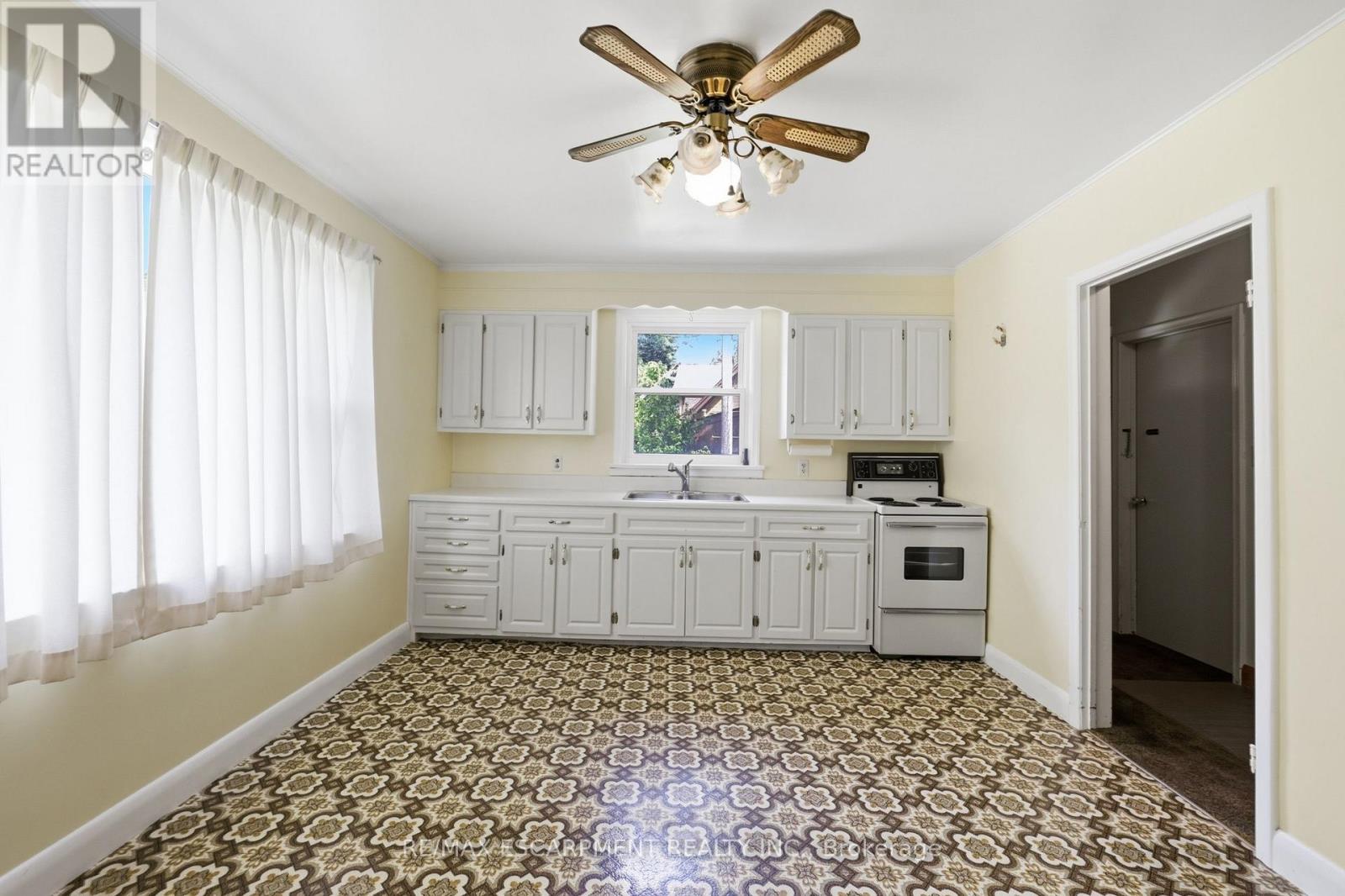 522 Enfield Road, Burlington, Ontario  L7T 2X8 - Photo 12 - W13759944