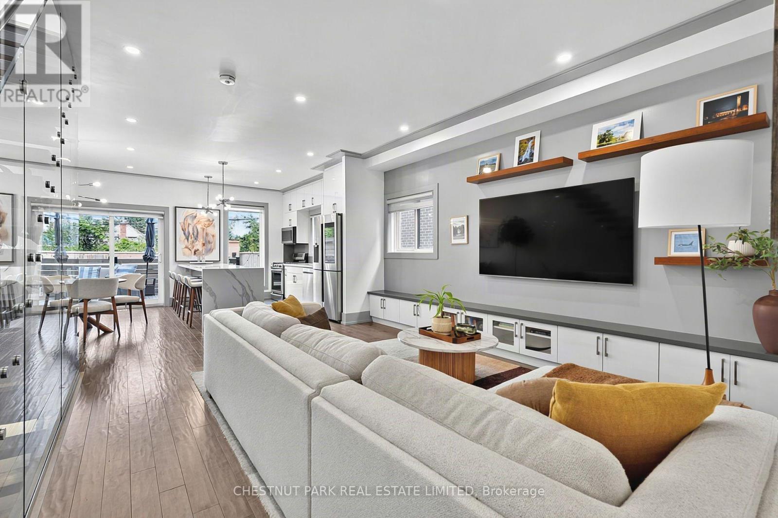 15 Nineteeth Street, Toronto, Ontario  M8V 3L4 - Photo 3 - W13760024